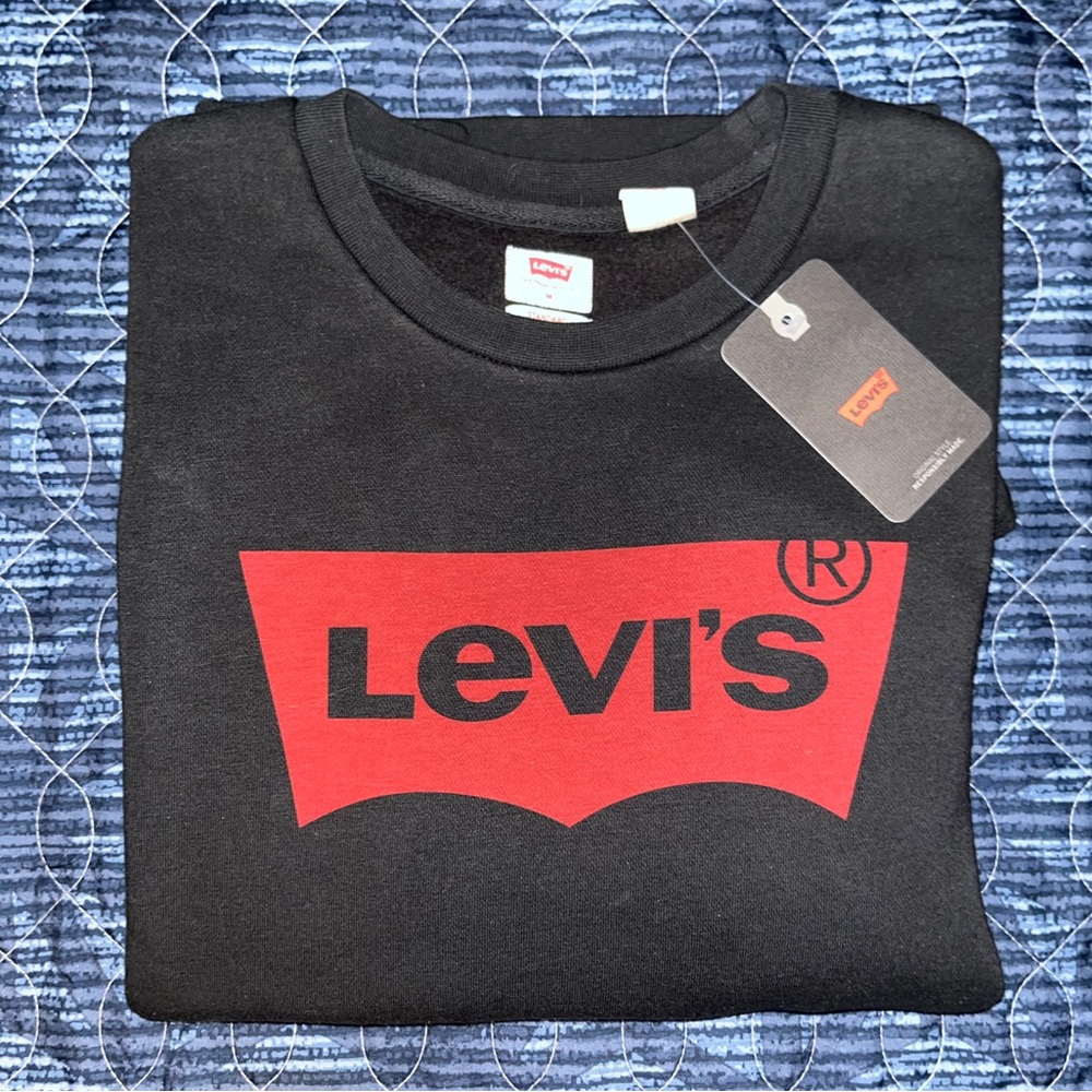 Levi’s sweatshirt